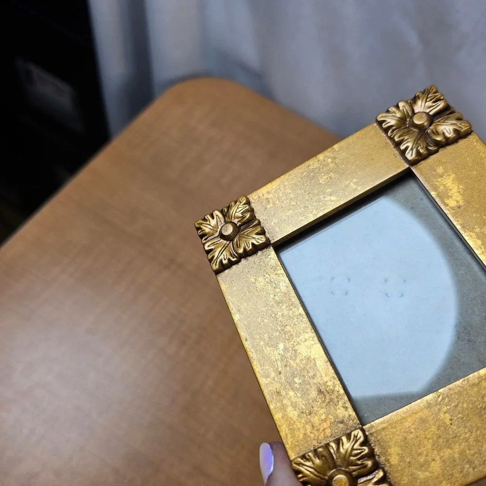 Picture Photo Frame Brass/Copper Tone 2x2.5 picture 4x4.5 Frame Flowers